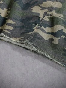 Manfinity Roghcode 男士年輕街頭風迷彩寬鬆牛仔短褲 - 軍綠色 - 查看 5