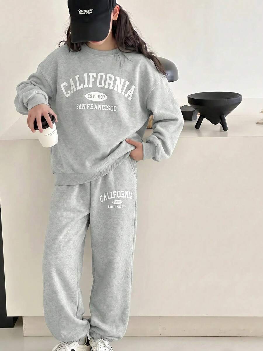 Ensemble sweat-shirt oversize à col rond et manches longues avec imprimé slogan anglais minimaliste confortable et décontracté, et pantalon de survêtement fuselé, convient pour la maison et les sorties, vert foncé, Noël, pour préadolescente - Gris - Voir 1