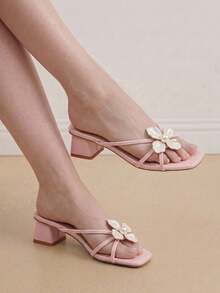 Eladyva Sandalias con tira de flor de perla francesa falsa de 2,0-2,025 de tacón, sandalias de tacón medio versátiles de punta abierta para mujeres, nuevas llegadas del verano 2025 - Rosa - Ver 2