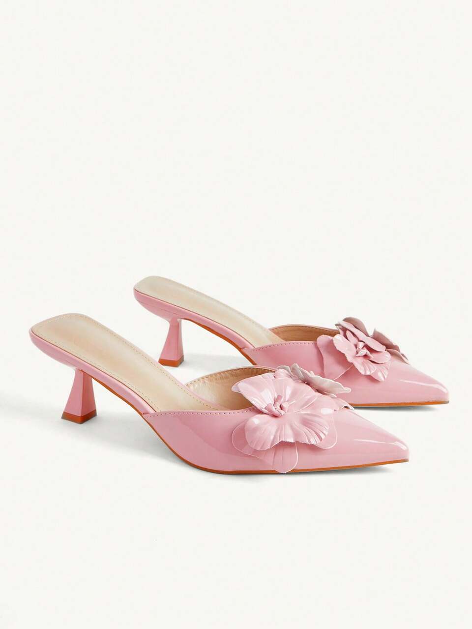 CUCCOO CHICEST 2026 New Three-Dimensional Flower Pointed Mules High Heels, Female Summer Wear Patent Leather Glossy, Temperament Wedding Date Versatile Sandals