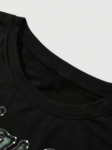 Manfinity Roghcode 男士黑色與綠色拼色T恤套裝，刺青酷小天使圖案T恤套裝，手寫標語圖案，美式復古，暗色調，街頭風，休閒，夏季 - 彩色 - 查看 4