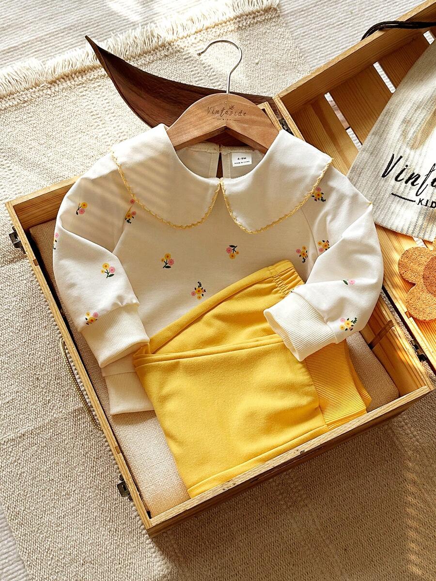 SHEIN Vintaside Kids 2baby 女嬰田園簡約可愛花卉圖案彼得潘領長袖衛衣搭配純黃色長褲,適合日常穿著、外出與運動,春秋季適用 - 黃色 - 查看 1
