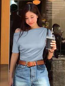 DAZY 純色不對稱肩領修身短袖白色夏季女款T恤 - 藍色 - 查看 2