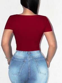 Sirith Foxxy Minimalis Warna Polos Kasual Leher Persegi Desain Hem Asimetris Lengan Panjang untuk Wanita Merah - Burgundy - View 6