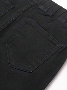 SHEIN 兒童青少年男孩休閒黑色拼接破洞修身舒適牛仔褲，適合萬聖節與返校穿著 - 黑色 - 查看 5