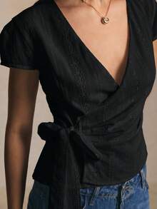 Poéselle 女款純色V領前綁帶修身百搭休閒日常襯衫 - 黑色 - 查看 4