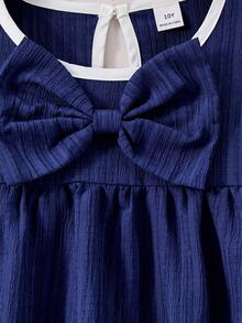 SHEIN Casuvi Kids Casuvi 青少年女孩 2件組圓領套頭上衣，附荷葉袖、對比領口與3D蝴蝶結裝飾，搭配條紋直筒長褲，海軍藍 - 藍白色 - 查看 6