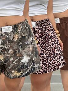 SHEIN EZwear 大尺碼豹紋素色迷彩樹枝印花牛仔休閒短褲3件組 - 棕色 - 查看 3
