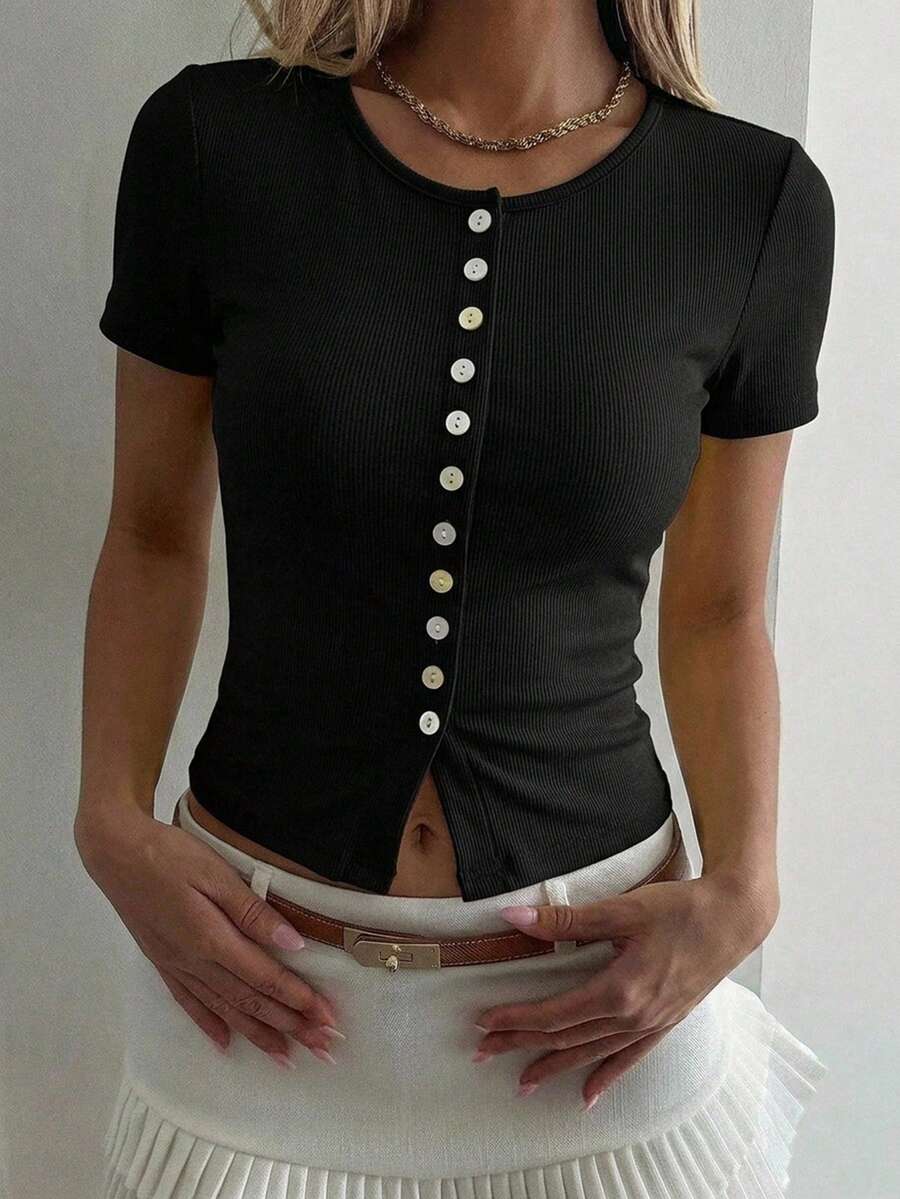 Livesso 春夏黑色情人節婚禮宴會修身優雅通勤辣妹底層短版短袖女款T恤短上衣 - 黑色 - 查看 1