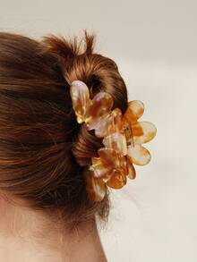MOTF PREMIUM PRE PATTERN AMBER MIXED COLOR GRAB CLIP (RANDOM LINES) - Amber - View 4