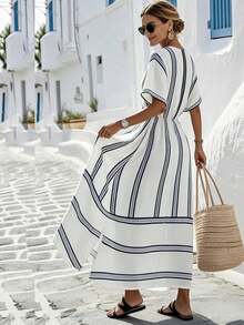 SHEIN Holidaya 夏季新品：V领优雅连衣裙——短袖，撞色宽窄条纹，宽松长款廓形。这款法式复古单品融合了度假风情与职场优雅，A字版型更显修身显瘦。 - 彩色 - 查看 2