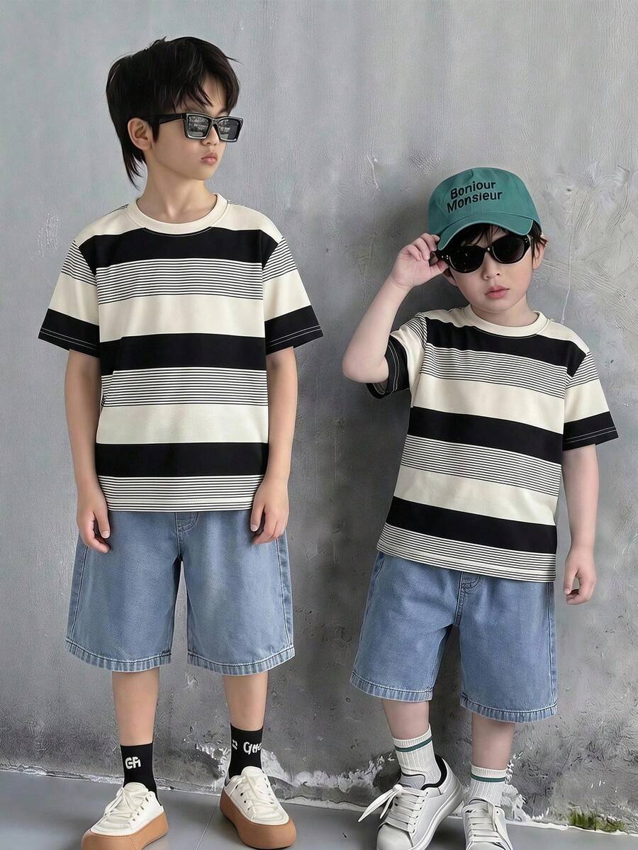 SHEIN 2件組兒童青少年男孩夏季休閒條紋T恤與藍色牛仔短褲套裝，條紋套裝，牛仔套裝，運動服，Y2K風格套裝，適合春/夏，外出，情人節，約會，旅行，度假，家庭聚會，開學季，婚禮季，晚會，運動，生日派對