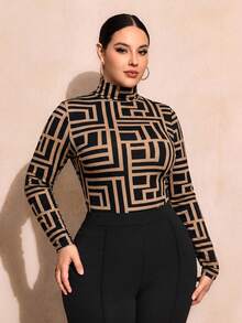 SHEIN SXY 大尺碼時尚通勤幾何印花立領T恤 - 彩色 - 查看 10