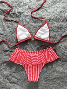 Swim Mod 女款夏季海灘極簡優雅浪漫休閒度假性感甜美可愛時尚泳衣套裝，基礎百搭粉色條紋印花掛脖比基尼三角上衣搭配 2 合 1 荷葉邊迷你裙，金屬花朵吊墜裝飾，適合海灘、度假村、SPA、音樂節、蜜月及休閒度假場合 - 彩色 - 查看 3
