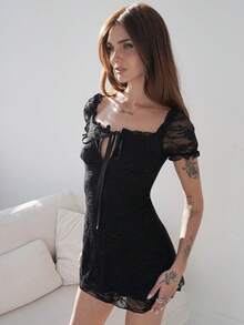 Nath Sonia 女款性感蕾絲布料收腰哥德風A字迷你洋裝 優雅黑色夏季款 - 黑色 - 查看 1