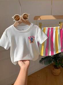 SHEIN 女嬰簡約休閒可愛卡通藍色兔子 Lulu & Stitch 圖案條紋圓領短袖T恤與內搭褲套裝，適合春夏，日系可愛圖案，舒適度假風，多巴胺配色，派對造型 - 彩色 - 查看 2