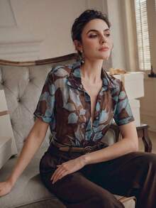 Anewsta Elegante, braune Damenbluse mit Blumenmuster und kurzen Ärmeln – ein modisches Sommerhemd für Brunch, Urlaub, Party, Hochzeit, festliche Anlässe, Büro und Valentinstag. - Braun - Übersicht 1
