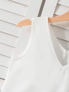 SHEIN Elladie kids 女童春夏新款休閒通勤兩件套，精緻刺繡V領無袖鏤空燒花寬鬆背心上衣，搭配收腰編織雙色斜紋寬鬆長褲，適合日常休閒出遊 - 白色 - 查看 5