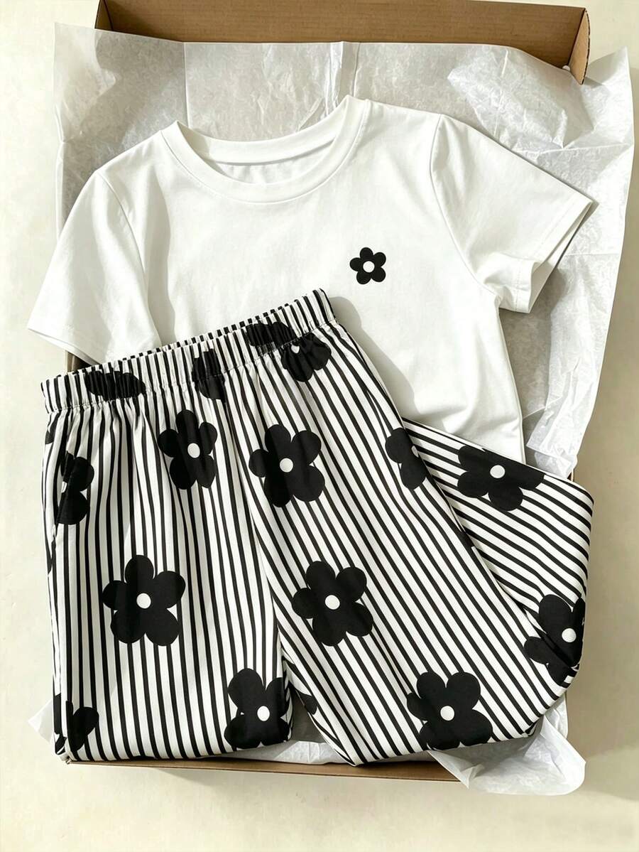 SHEIN Genkimix Kids 2件/套基礎休閒慵懶純色套裝,馬印花,不規則下擺,側面抓皺設計,圓領短袖T恤,搭配黃色條紋紋理布料直筒長褲套裝,適合日常/外出多種場合,春/夏/四季風格,幼女套裝,兒童日常舒適夏季穿搭,女童套裝 - 黑與白 - 查看 1