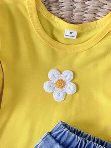 SHEIN Playful Pals 女童休閒圓領短袖牛仔印花短褲套裝，3D花朵鬆緊腰帶，適合夏季 - 黃色 - 查看 3
