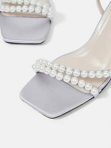 CUCCOO HITCHD Sandal Tipis Berhiaskan Mutiara untuk Wanita, Gaya Kasual Elegan dan Nyaman, Cocok Dipakai untuk Kerja dan Acara Formal, Sandal Ini Juga Cocok untuk Kencan dan Pesta - Abu-abu. - View 4