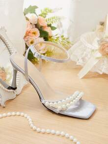 CUCCOO HITCHD Sandal Tipis Berhiaskan Mutiara untuk Wanita, Gaya Kasual Elegan dan Nyaman, Cocok Dipakai untuk Kerja dan Acara Formal, Sandal Ini Juga Cocok untuk Kencan dan Pesta - Abu-abu. - View 7