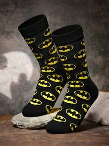 BATMAN X SHEIN 1 Pack Cartoon Pattern Black Crew Socks For Men And Women - Black and yellow - View 8