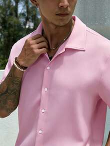 Manfinity Dauomo Camisa casual de manga corta para hombre, unicolor, de color verano, con estilo diario para ir al trabajo - Rosa - Ver 5