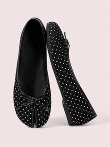 Black polka dot