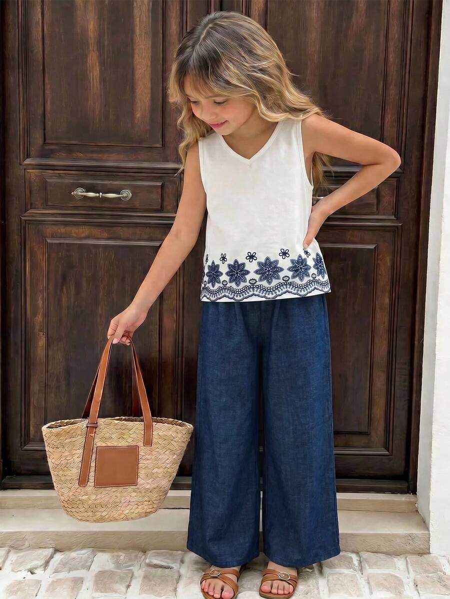 SHEIN Elladie kids 女童春夏新款休閒通勤兩件套，精緻刺繡V領無袖鏤空燒花寬鬆背心上衣，搭配收腰編織雙色斜紋寬鬆長褲，適合日常休閒出遊