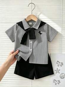 Souflis Souflis Französischer Stil 3er Set Baby Jungen Säugling Kleinkind Neugeborene Frühling Sommer vielseitig Kleiner Gentleman Schwarz & Weiß gestreift gewebtes Kurzarmhemd + Shorts + abnehmbarer Schal 3-teiliges Outfit Baby hochwertiges Set - Schwarz und Weiss - Übersicht 3