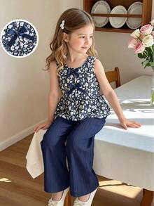 SHEIN Elladie kids 女童新款清新田園風細碎花兩件套，粉色蝴蝶結裝飾無袖背心上衣 + 粉色紋理布料寬腿長褲，甜美可愛時尚日常穿搭，夏季 - 藍色 - 查看 3
