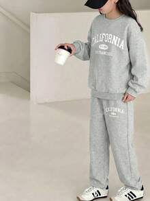 Ensemble sweat-shirt oversize à col rond et manches longues avec imprimé slogan anglais minimaliste confortable et décontracté, et pantalon de survêtement fuselé, convient pour la maison et les sorties, vert foncé, Noël, pour préadolescente - Gris - Voir 4