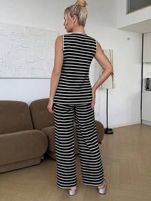SHEIN 孕婦條紋單排扣上衣與長褲休閒日常兩件套 - 黑與白 - 查看 2