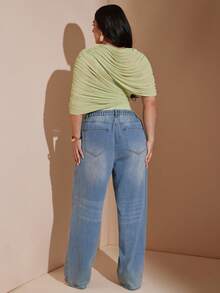SHEIN BAE CURVE 这款大码女式法式象牙白不对称垂褶领褶裥网纱连体衣，完美契合春夏时节，尽显春日气息，散发精致迷人的魅力。其奢华复古的风格，使其成为春夏的理想之选。适合下午茶、休闲派对及其他各种场合。完美适用于夏季连体衣、春季连体衣、情人节连体衣、嘉年华服装、派对礼服或优雅派对连体衣。 - 杏色 - 查看 3