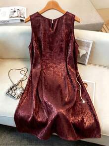 GlowEve CURVE Vestido elegante sin mangas con cuello redondo y adornos de perlas para tallas grandes - Rojo - Ver 2