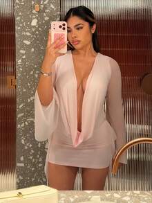 Maria Perezxox Vestido Mini Sexy com Decote Profundo, Recortes em Tela e Costas Abertas - Rosa chiclete - Visão 1