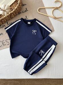 SHEIN 女嬰 2件組 粉色條紋春季套裝 可愛夏季度假運動日常寬鬆刺繡套裝 短袖泡泡袖上衣與條紋長褲 - 藏蓝色 - 查看 4