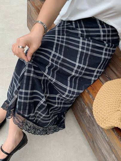 Dazy Plus 大尺碼女款格紋對比蕾絲直筒優雅中長裙可愛上衣