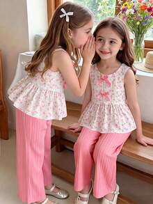 SHEIN Elladie kids 女童新款清新田園風精緻碎花兩件套，粉色蝴蝶結裝飾無袖背心上衣 + 粉色紋理布料寬腿長褲，甜美可愛時尚休閒穿搭，夏季 - 西瓜粉 - 查看 1