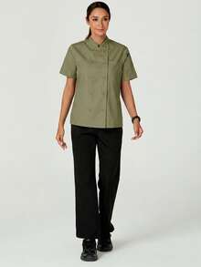 TaskEZ Chaquetas de Chef de Manga Corta Blancas para Mujeres con Botones Delanteros, Manga Corta y Bolsillo, Estilo Minimalista - Verde militar - Ver 6