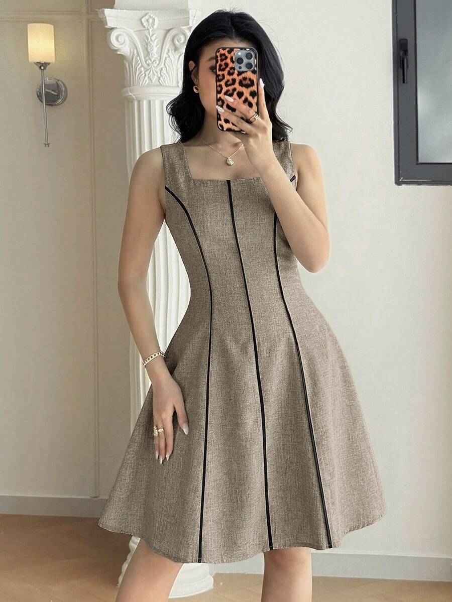 Modelyn 女款方領無袖優雅短洋裝 - 棕色 - 查看 1