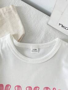 SHEIN Playful Pals 2-teiliges Sommer-Mode-Set für Baby-Mädchen im minimalistischen Streetstyle, weißes Kurzarm-T-Shirt mit rosa karierter Stickerei-Dekoration auf der Brust und rosa gestreifte lange Hose, geeignet für Alltag, Schule, Lässig und Sport - Pink - Übersicht 5