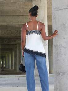 Steph T Camisole vintage pour femmes avec dentelle contrastée et ourlet asymétrique, chemisier élégant pour femmes, mode d'été, fête, décontracté - Nude - Voir 2