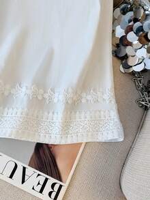 GlowEve Lace Patchwork Sleeveless Round Neck Blouse For Women, Vacation - White - View 5