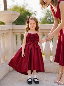 SHEIN Glamorique Kids 女童酒紅色細肩帶公主洋裝，高低裙擺附拖尾，3D玫瑰刺繡，高級緞面，適合生日派對、婚禮花童、家庭聚會、儀式場合、休閒出遊、拍照、度假、畢業舞會 - 酒紅色 - 查看 3