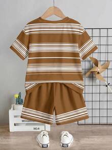 Young Boy Casual Minimalist T-Shirt Set, Classic Retro Striped Pattern Print, Classic Handsome Exquisite Small Logo Knight Pattern Print, Suitable For Spring/Summer, Suitable For Campus - Multicolor - View 3