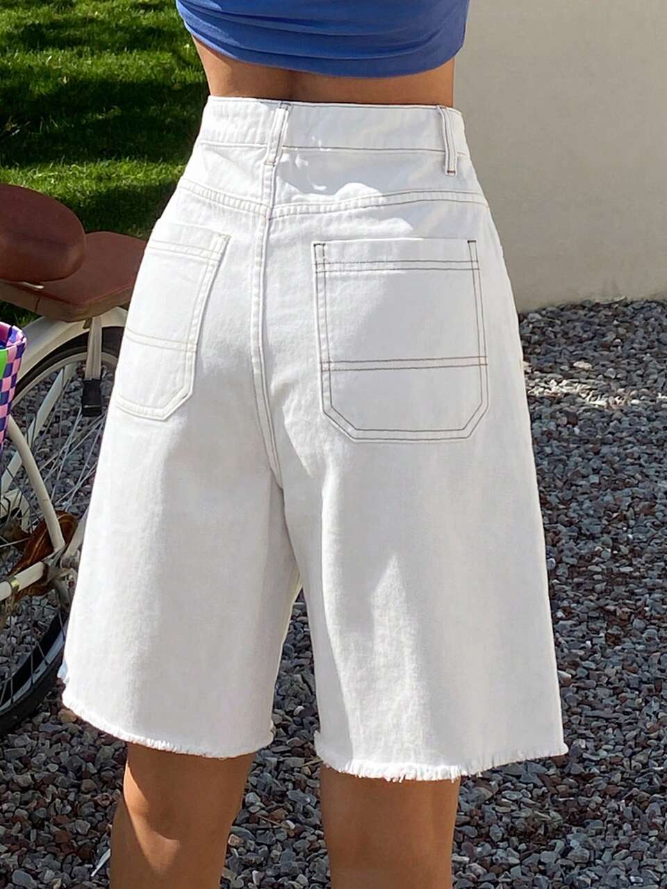 Women's Fashion Versatile Frayed Hem Pocket Button Denim Shorts