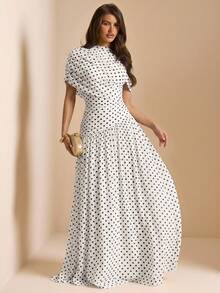SHEIN BAE 春夏白色底黑波點印花圓領短袖修身抓皺大裙擺優雅洋裝，優雅洋裝，波點洋裝，婚禮賓客洋裝 - 黑與白 - 查看 3