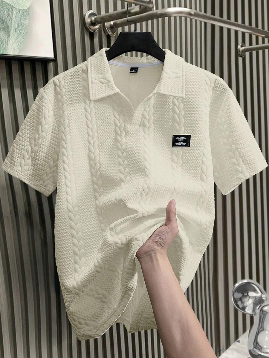 Manfinity Homme 男士V領 Polo 衫,紋理面料與丹寧設計,時尚百搭,舒適適合日常穿著,送給男友或丈夫的理想禮物 - 杏色 - 查看 1